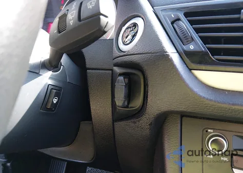 2013 BMW X1 xDrive28I из США, поврежденный, VIN WBAVL1C52DVR84011